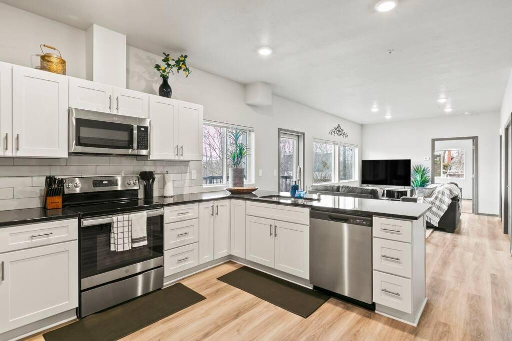 Spacious New 2 Bed 2 Bath Apt By Downtown Spokane Exterior foto