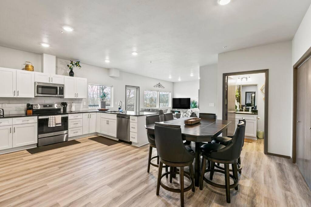 Spacious New 2 Bed 2 Bath Apt By Downtown Spokane Exterior foto